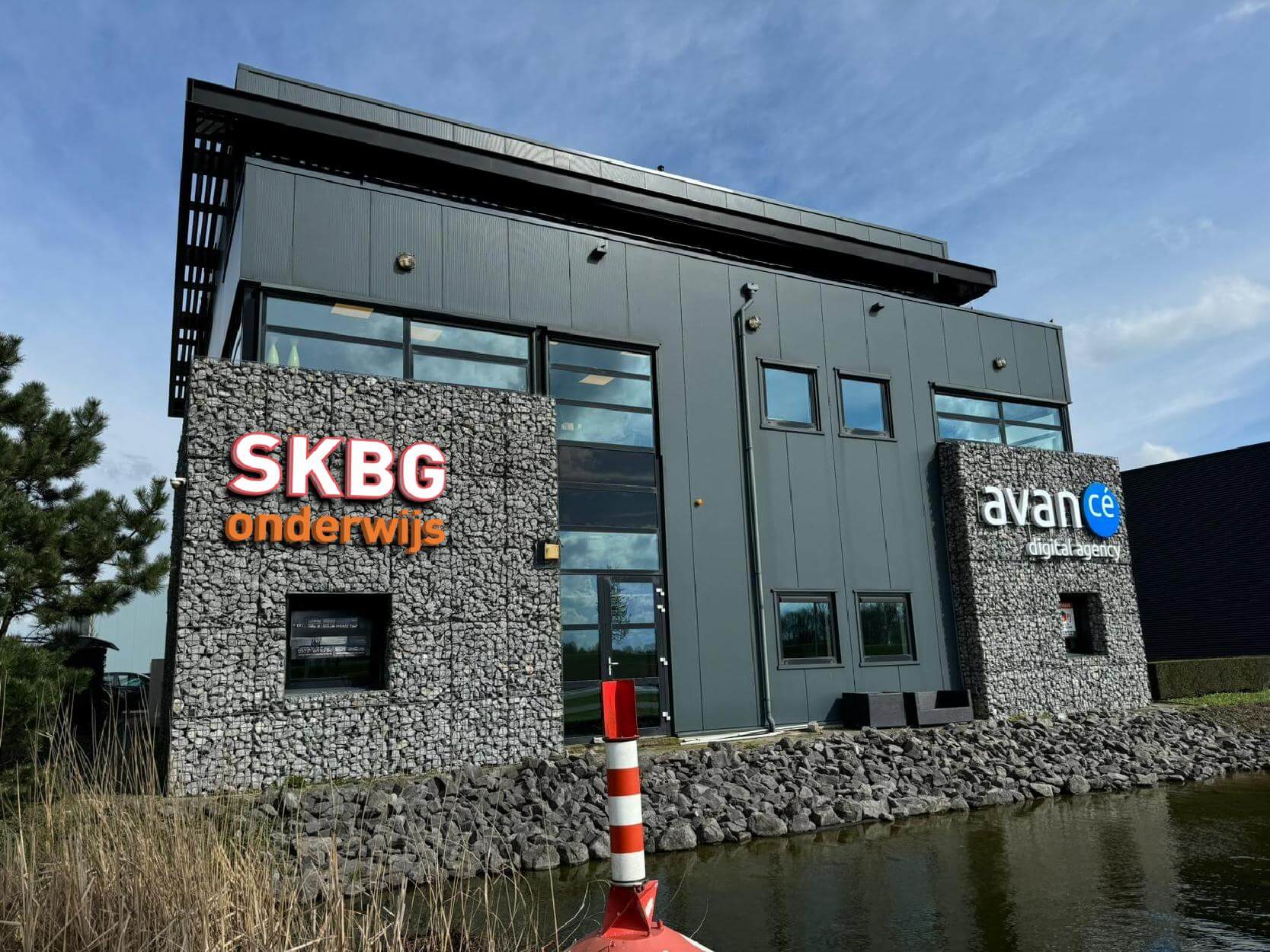 Bestuurspand tiny Bestuurspand tiny